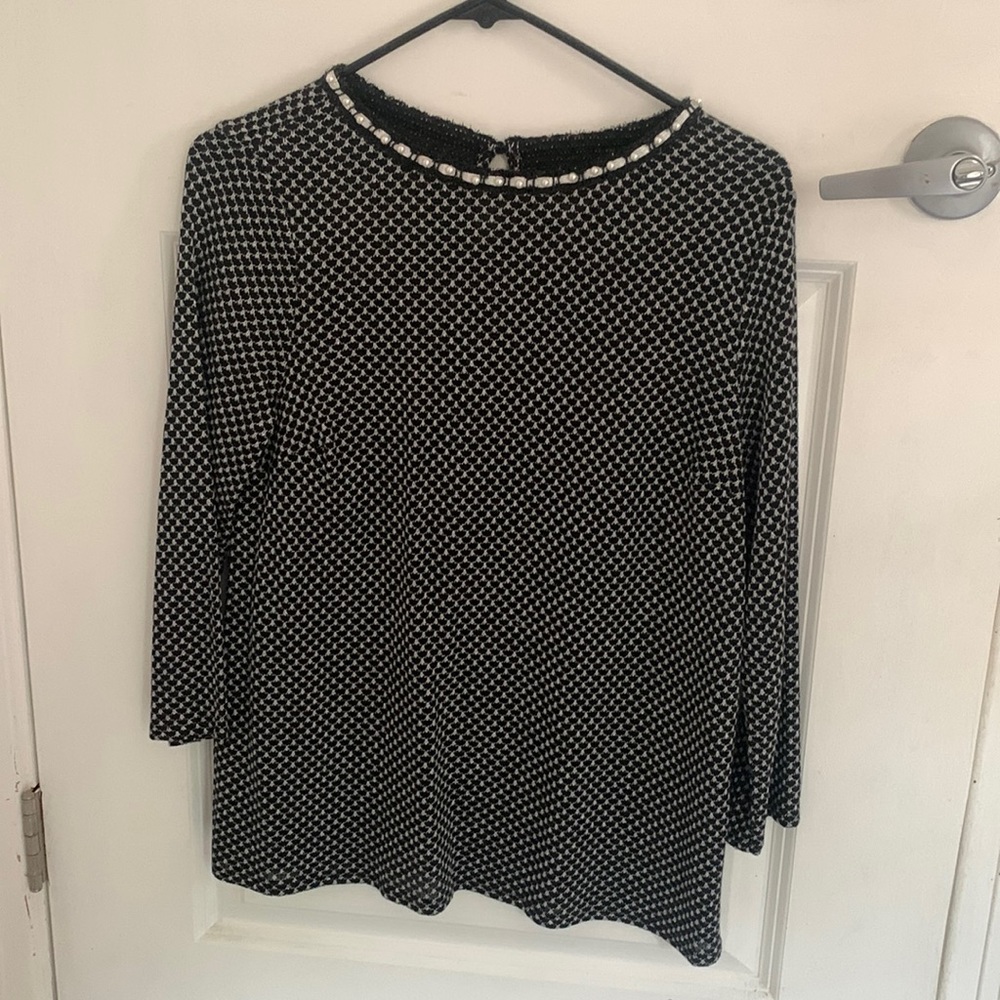 3/4 length black and white top